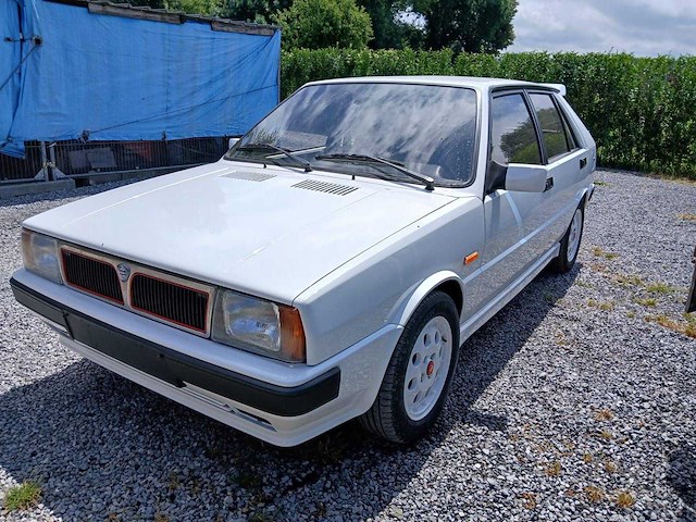 Lancia delta 1.6i turbo hf 140 pk oldtimer - afbeelding 1 van  37