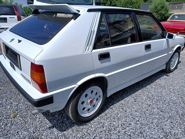 Lancia delta 1.6i turbo hf 140 pk oldtimer - afbeelding 4 van  37