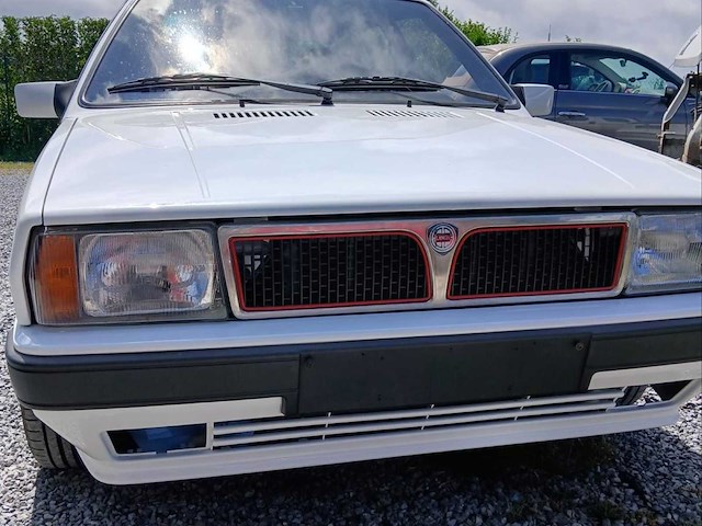 Lancia delta 1.6i turbo hf 140 pk oldtimer - afbeelding 25 van  29