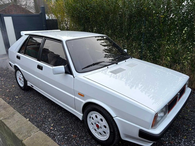 Lancia delta 1.6i turbo hf 140 pk oldtimer - afbeelding 2 van  45