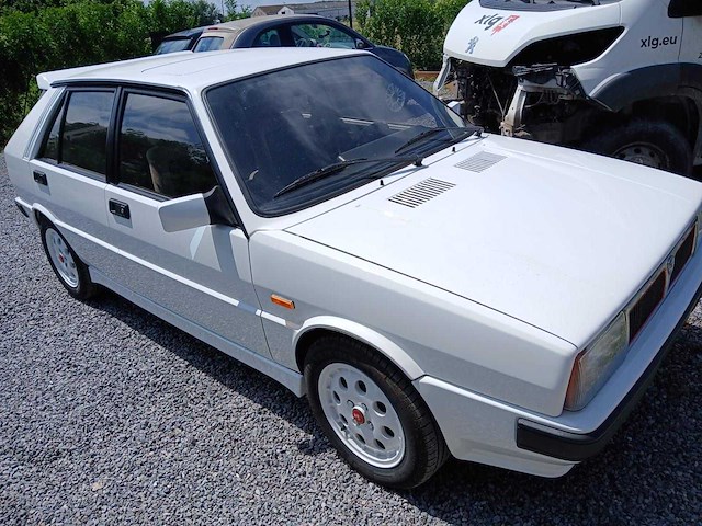 Lancia delta 1.6i turbo hf 140 pk oldtimer - afbeelding 45 van  45