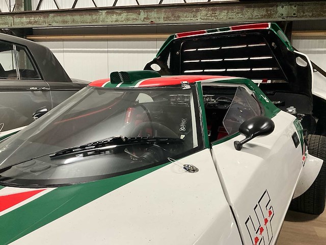 Lancia stratos rallye klassieke auto - afbeelding 30 van  46