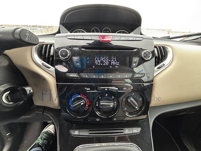 Lancia ypsilon 5p/d 1.2i fire evo ii gold, 2012 - afbeelding 7 van  33