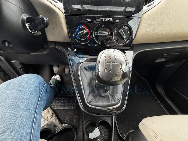 Lancia ypsilon 5p/d 1.2i fire evo ii gold, 2012 - afbeelding 8 van  33