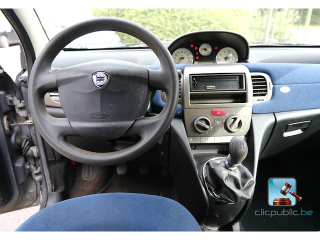 Lancia ypsilon - afbeelding 2 van  40