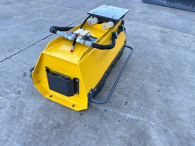 Lancini - 2025 - km-1000 - klepelmaaier graafmachine - afbeelding 6 van  9