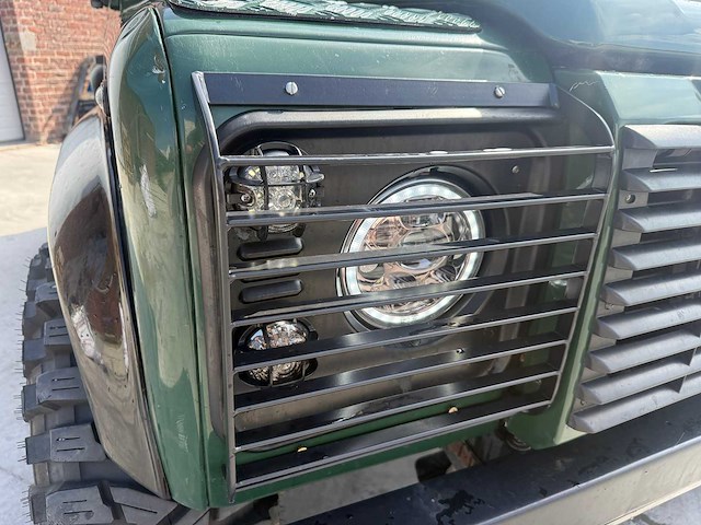 Land rover - 2002 - defender - 90 td5 - personenauto - afbeelding 4 van  16