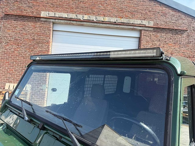 Land rover - 2002 - defender - 90 td5 - personenauto - afbeelding 5 van  16