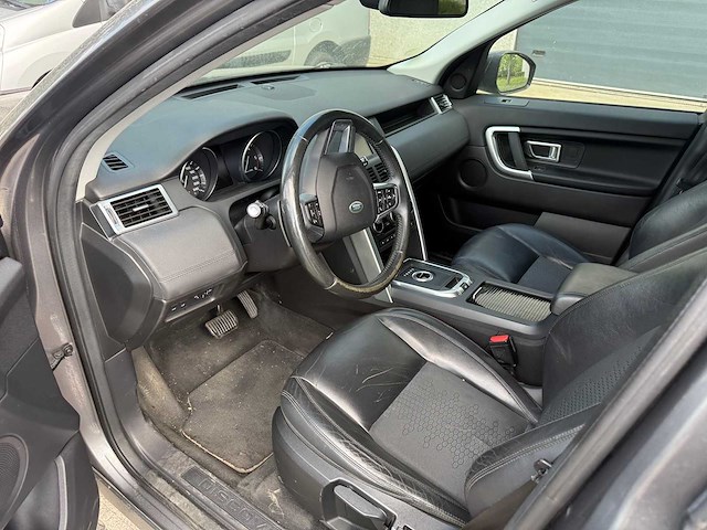 Land rover - 2016 - discovery - - personenauto - afbeelding 10 van  26