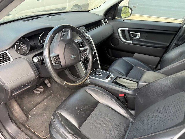 Land rover - 2016 - discovery - - personenauto - afbeelding 13 van  26