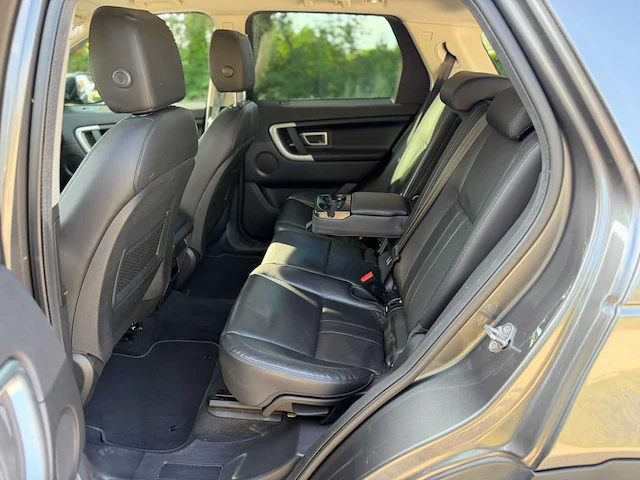 Land rover - 2018 - discovery - discovery - personenauto - afbeelding 18 van  43