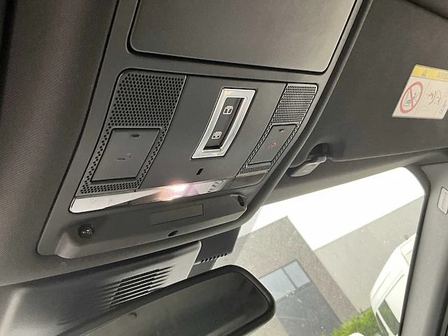 Land rover - 2018 - discovery sport - sport - personenauto - afbeelding 17 van  29