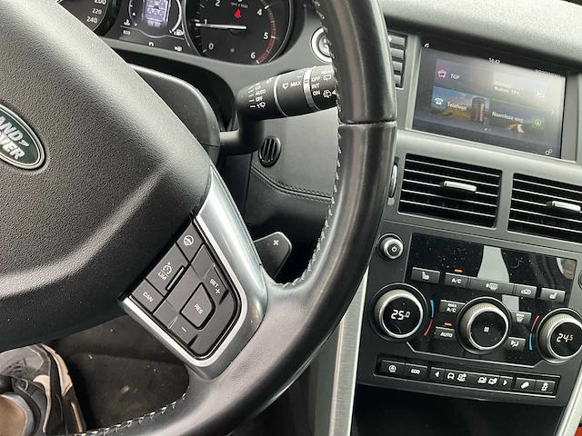 Land rover - 2018 - discovery sport - sport - personenauto - afbeelding 4 van  29