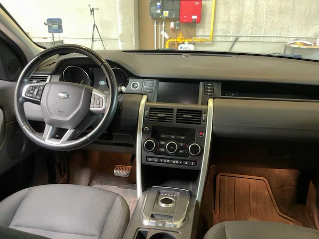 Land rover - 2019 - discovery sport - 92 328 km - automaat awd 2.0 td4 se awd - td4 se awd - personenauto - afbeelding 15 van  24