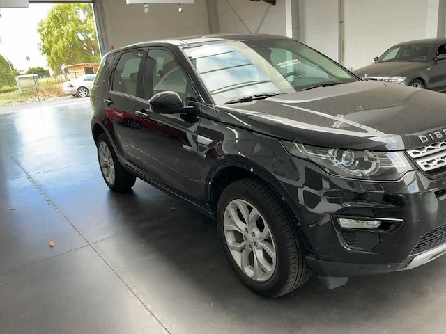 Land rover - 2019 - discovery sport 2.0 td4 hse - td4 hse - personenauto - afbeelding 32 van  53
