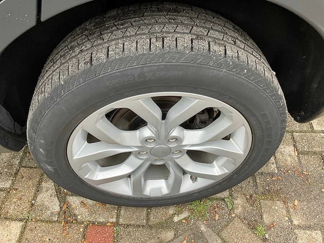 Land rover - 2019 - discovery sport 2.0 td4 hse - td4 hse - personenauto - afbeelding 37 van  53