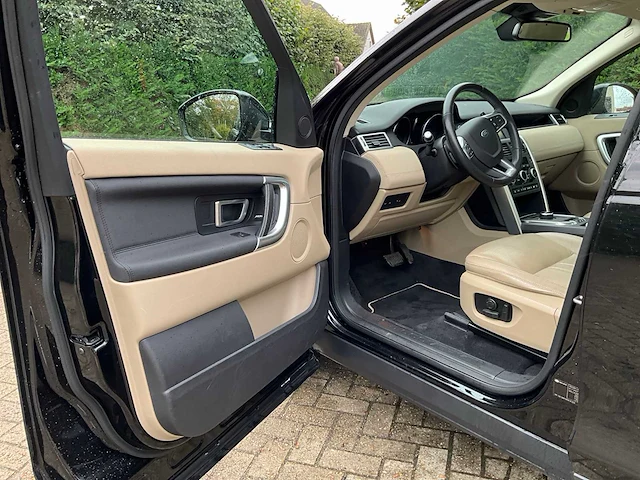 Land rover - 2019 - discovery sport 2.0 td4 hse - td4 hse - personenauto - afbeelding 4 van  43