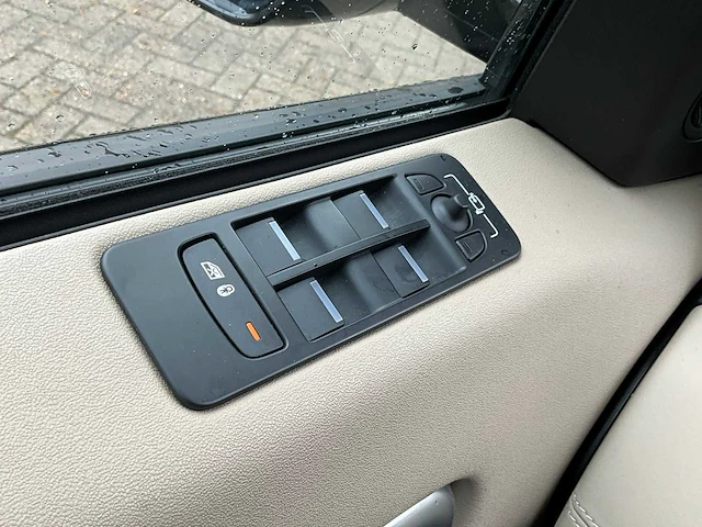 Land rover - 2019 - discovery sport 2.0 td4 hse - td4 hse - personenauto - afbeelding 26 van  43