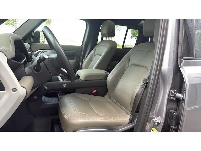 Land rover - defender - 110 se 3.0 d200 - car - 2023 - afbeelding 5 van  32