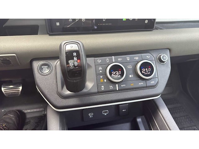 Land rover - defender - 110 se 3.0 d200 - car - 2023 - afbeelding 10 van  32