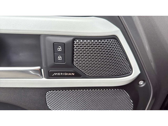 Land rover - defender - 110 se 3.0 d200 - car - 2023 - afbeelding 14 van  32