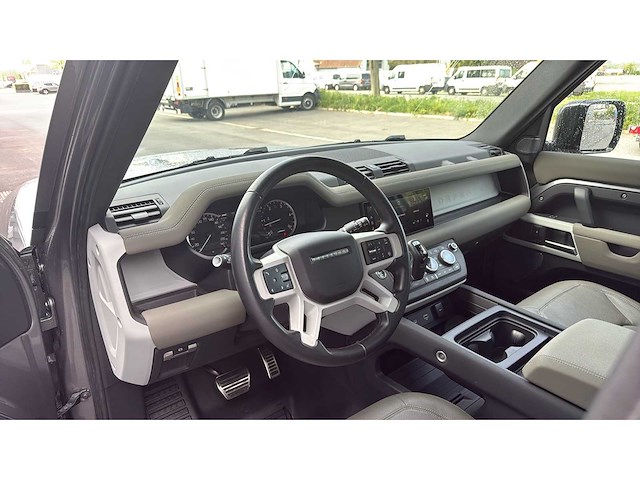 Land rover - defender - 110 se 3.0 d200 - car - 2023 - afbeelding 30 van  32