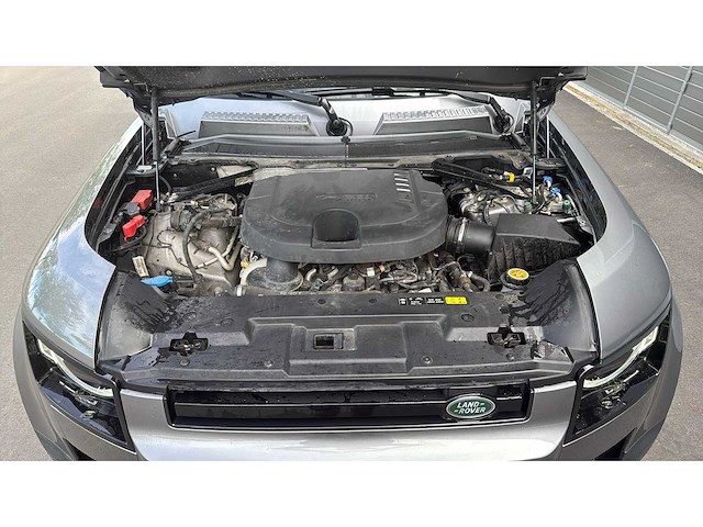 Land rover - defender - 110 se 3.0 d200 - car - 2023 - afbeelding 8 van  17