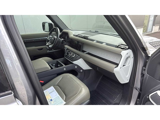 Land rover - defender - 110 se 3.0 d200 - car - 2023 - afbeelding 17 van  17