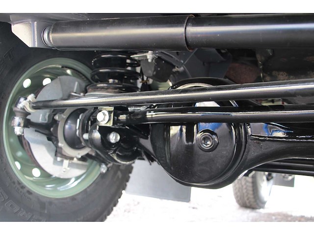 Land rover - reimagined - defender 90 - car - 2012 - afbeelding 31 van  41