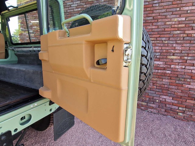 Land rover - reimagined - defender 90 - car - 2012 - afbeelding 33 van  55