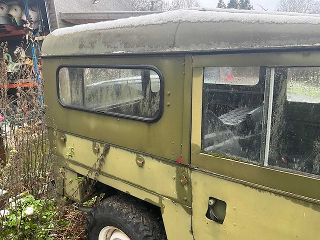 Land rover 4x4 jeep oldtimer - afbeelding 6 van  31
