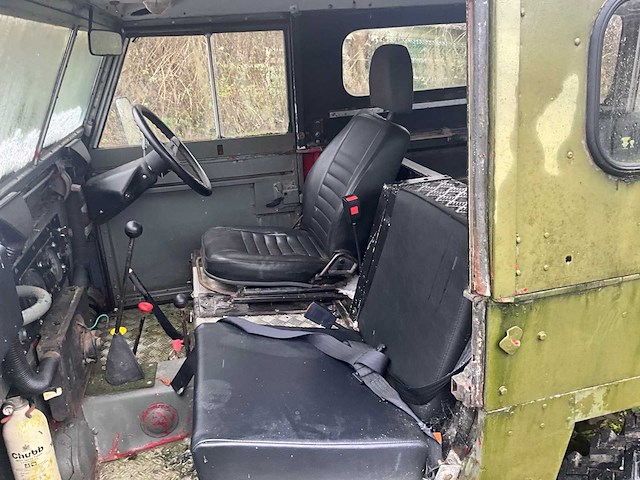 Land rover 4x4 jeep oldtimer - afbeelding 10 van  31