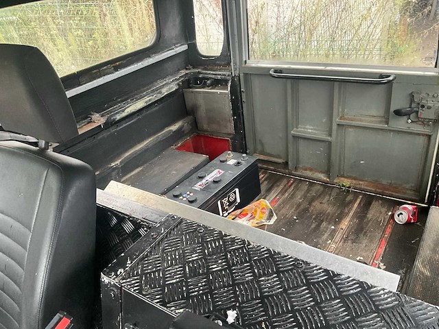 Land rover 4x4 jeep oldtimer - afbeelding 13 van  31