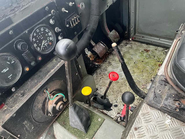 Land rover 4x4 jeep oldtimer - afbeelding 14 van  31