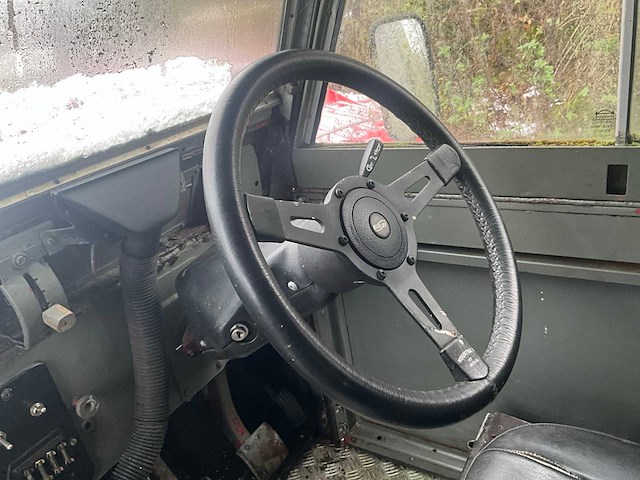 Land rover 4x4 jeep oldtimer - afbeelding 15 van  31