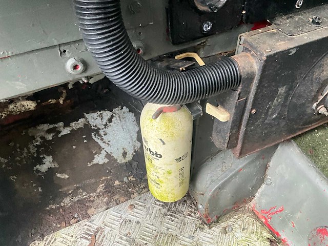 Land rover 4x4 jeep oldtimer - afbeelding 18 van  31