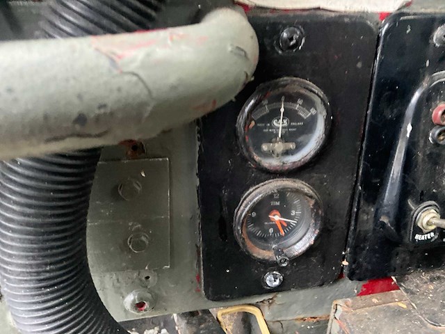 Land rover 4x4 jeep oldtimer - afbeelding 19 van  31