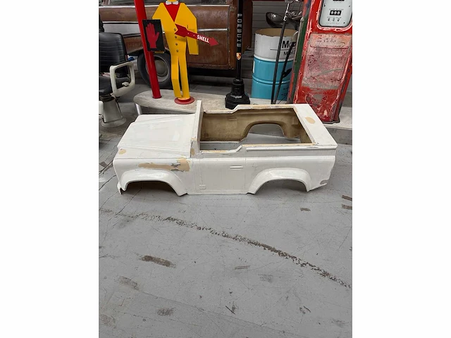 Land rover defender 1/2 schaal polyester carrosserie - afbeelding 4 van  6