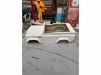 Land rover defender 1/2 schaal polyester carrosserie - afbeelding 4 van  6