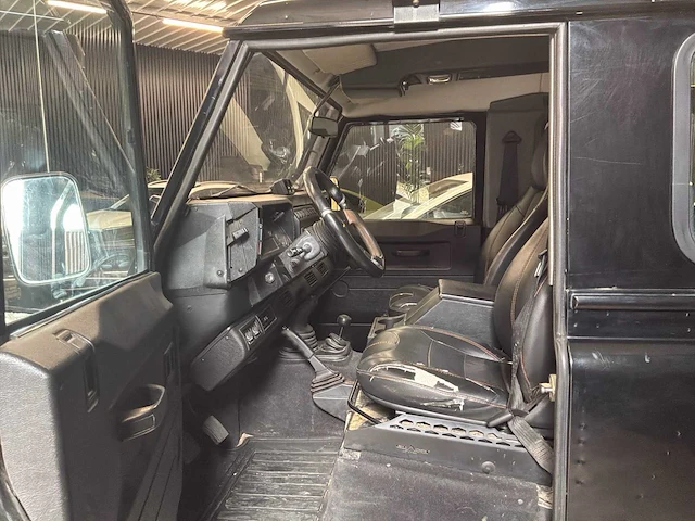 Land rover defender auto - 2,5 td5 4x4 – 122 pk – 2005 – 200,689 km – commercieel - afbeelding 7 van  59