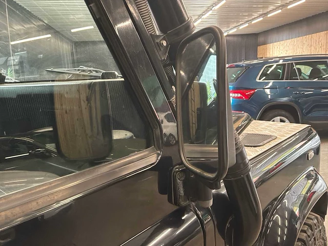 Land rover defender auto - 2,5 td5 4x4 – 122 pk – 2005 – 200,689 km – commercieel - afbeelding 36 van  59