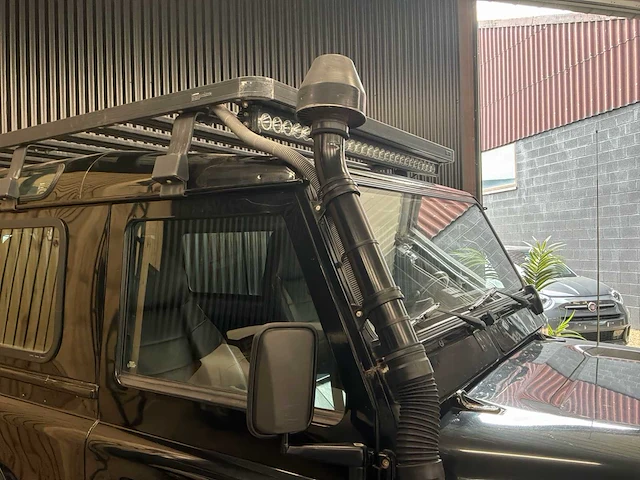 Land rover defender auto - 2,5 td5 4x4 – 122 pk – 2005 – 200,689 km – commercieel - afbeelding 37 van  59