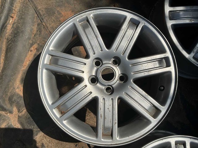 Land rover origineel wiel met sensor - afbeelding 3 van  4