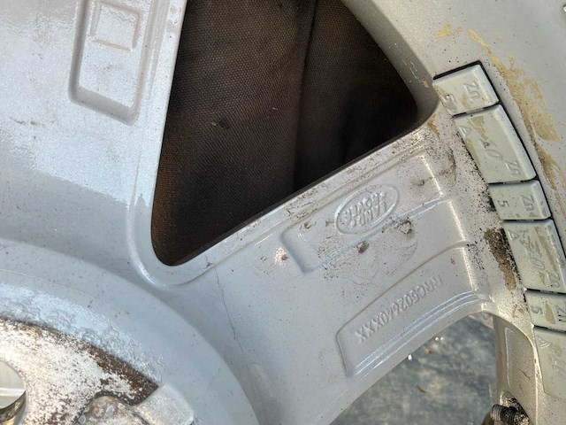 Land rover origineel wiel met sensor - afbeelding 4 van  4