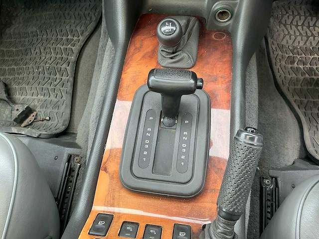 Land rover range rover oldtimer - afbeelding 15 van  28