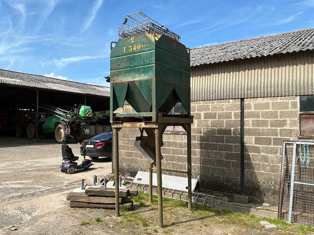Landbouwopslagtrechter / graanhopper - afbeelding 1 van  8