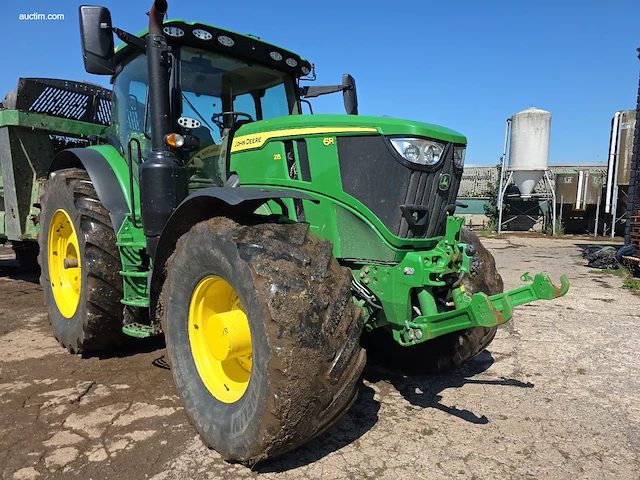 Landbouwtractor john deere e18 6r215 - afbeelding 12 van  37