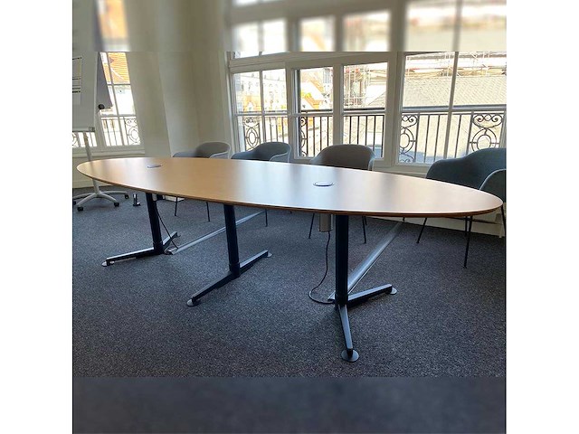 Lande - casus - conference table - afbeelding 1 van  4