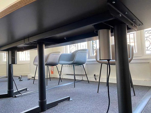 Lande - casus - conference table - afbeelding 3 van  4