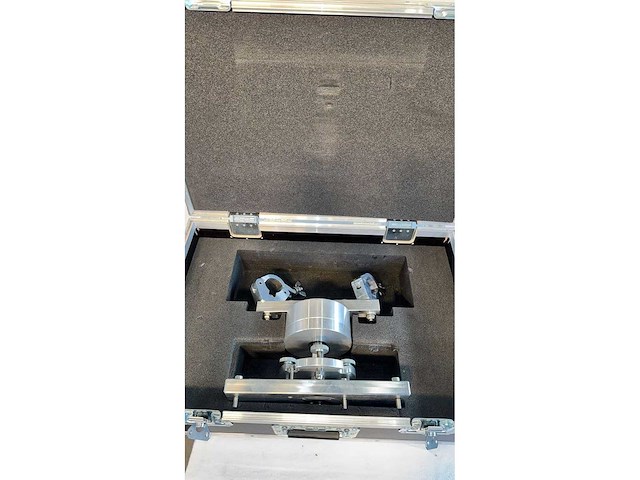 Lang - truss mounting till 350kg, m8/m10 screws - afbeelding 2 van  2